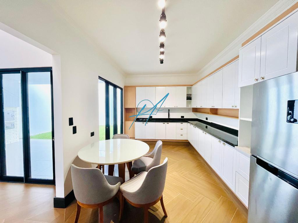 Casa à venda com 4 quartos, 285m² - Foto 13