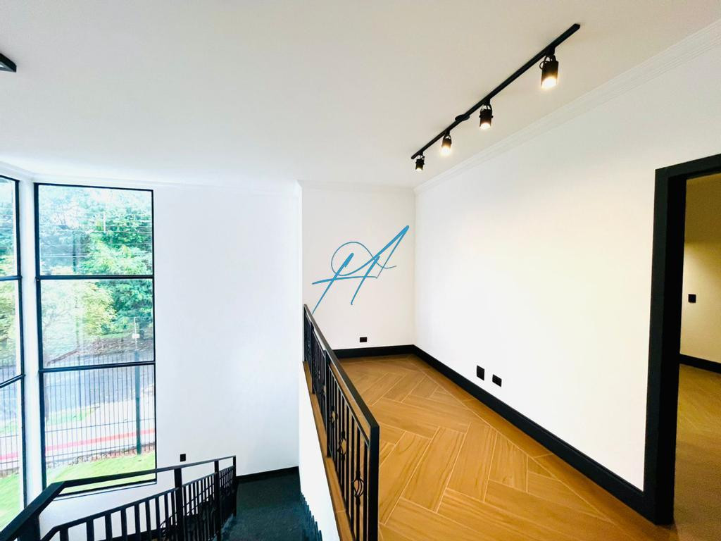 Casa à venda com 4 quartos, 285m² - Foto 16