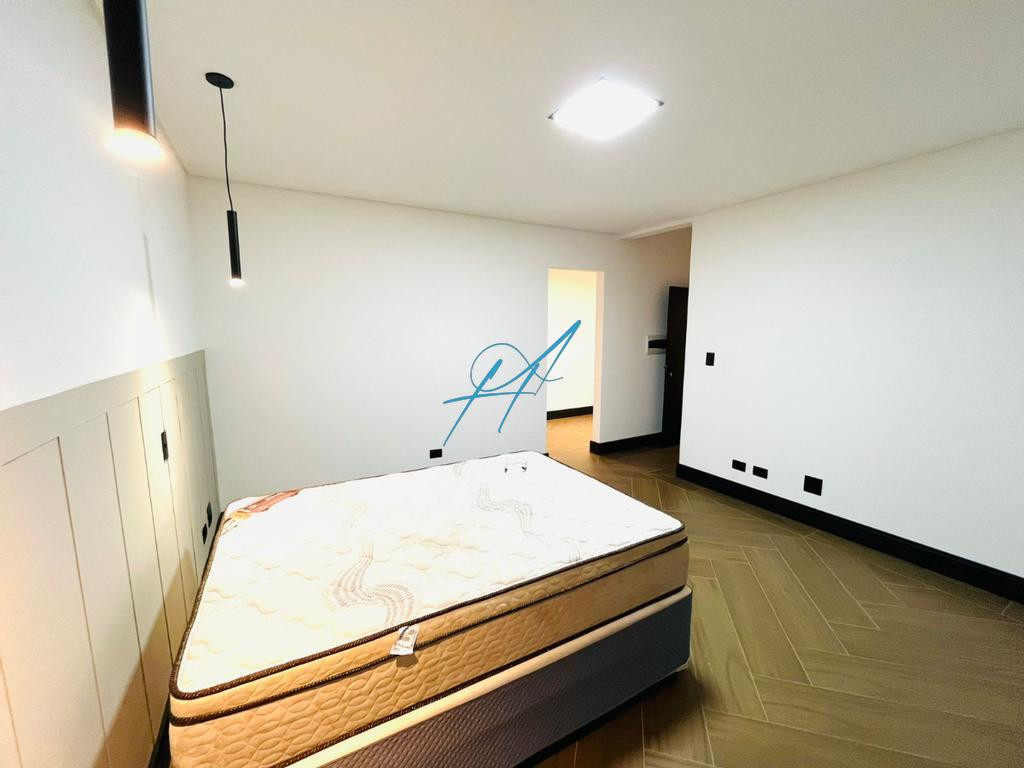 Casa à venda com 4 quartos, 285m² - Foto 22
