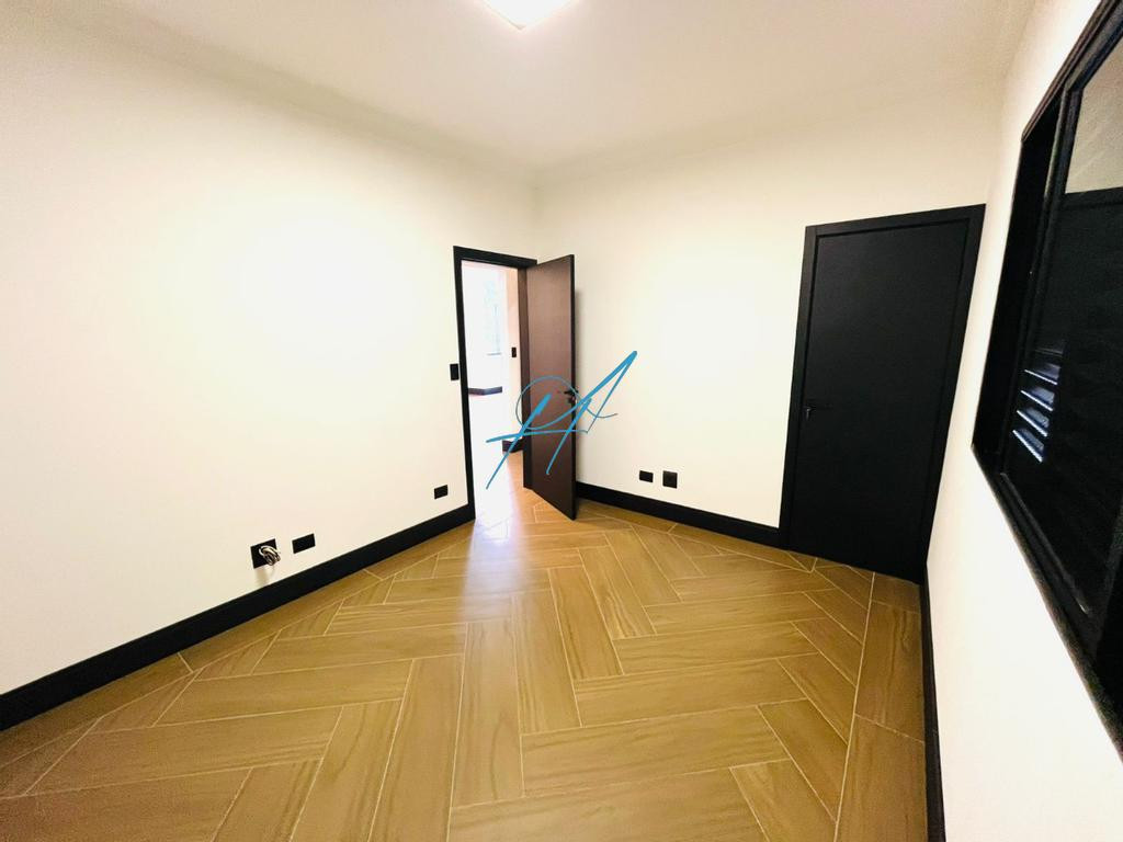 Casa à venda com 4 quartos, 285m² - Foto 27
