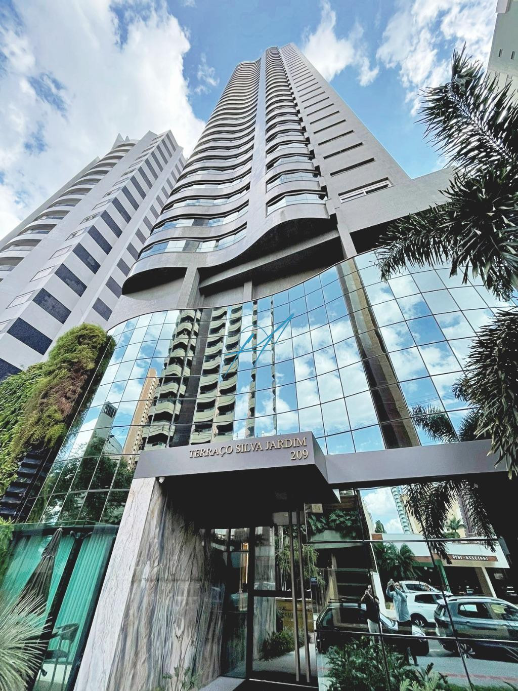 Apartamento à venda com 4 quartos, 240m² - Foto 2