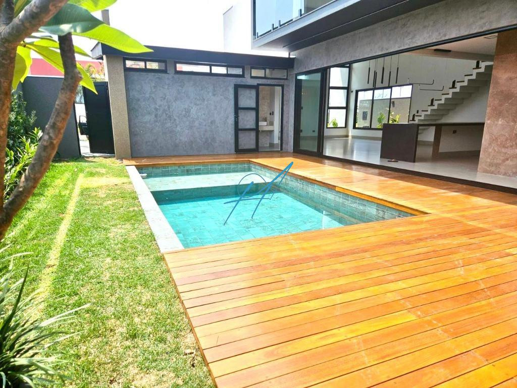 Casa de Condomínio à venda com 4 quartos, 280m² - Foto 1