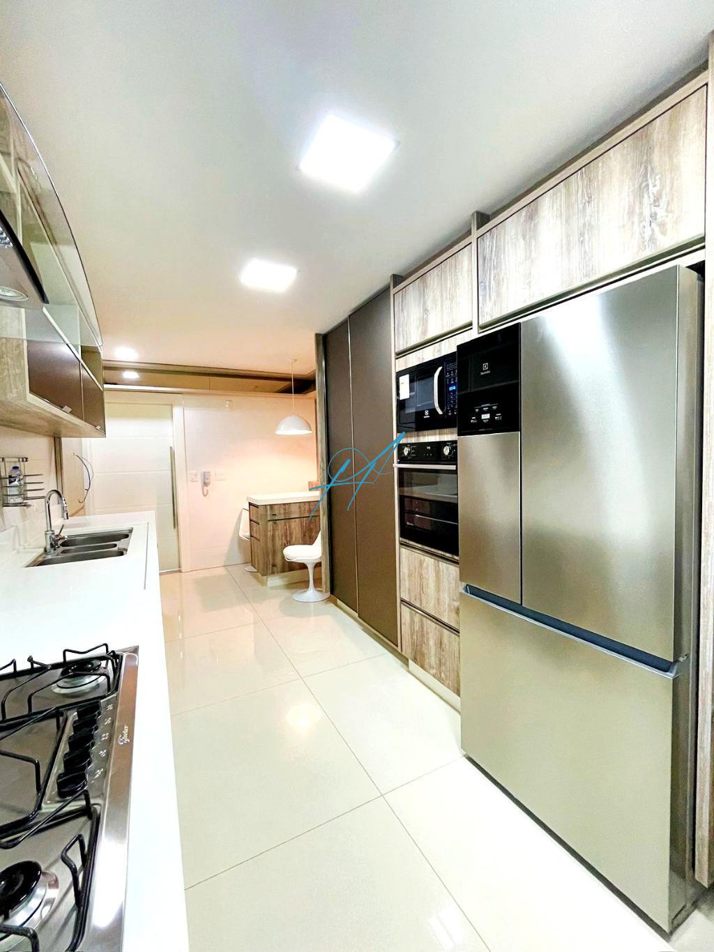 Apartamento à venda com 4 quartos, 221m² - Foto 14