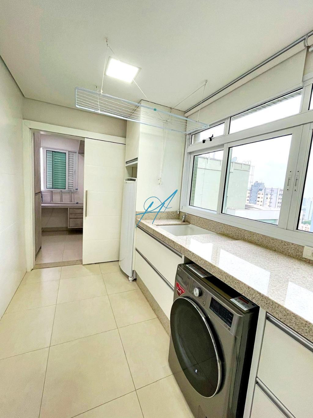 Apartamento à venda com 4 quartos, 221m² - Foto 17