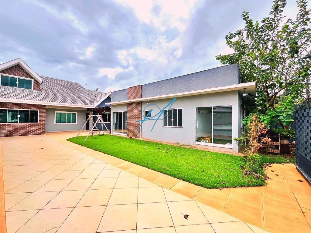Casa à venda com 4 quartos, 210m² - Foto 3