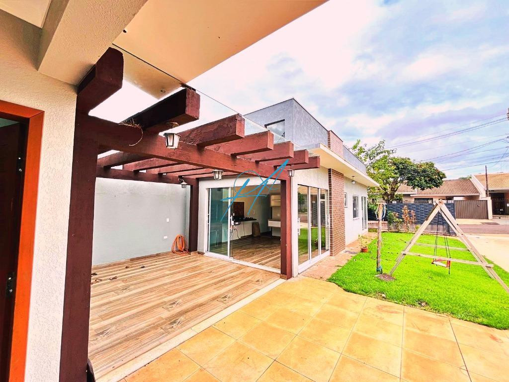 Casa à venda com 4 quartos, 210m² - Foto 4