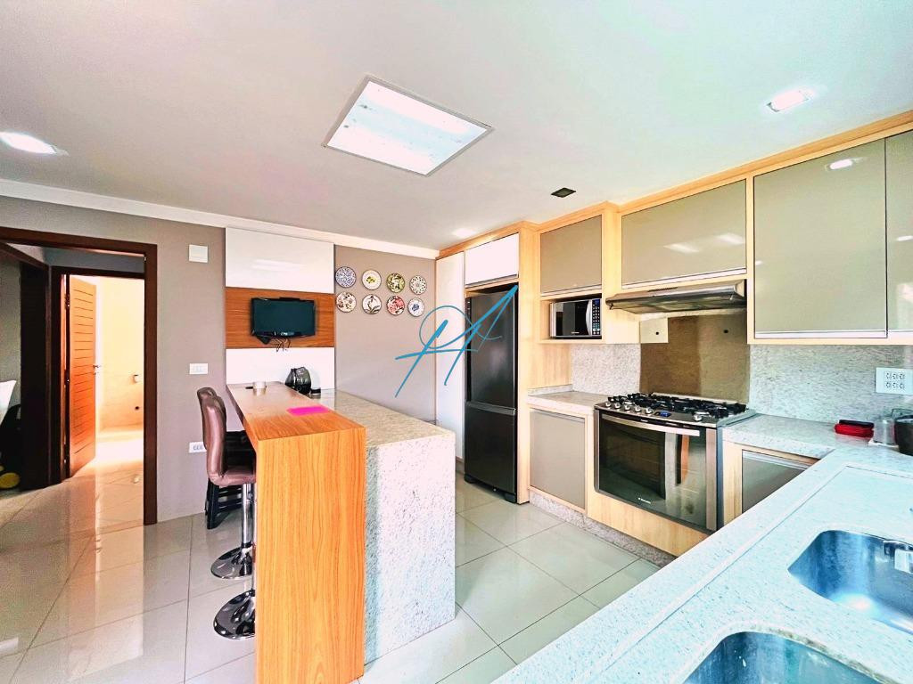 Casa à venda com 4 quartos, 210m² - Foto 7