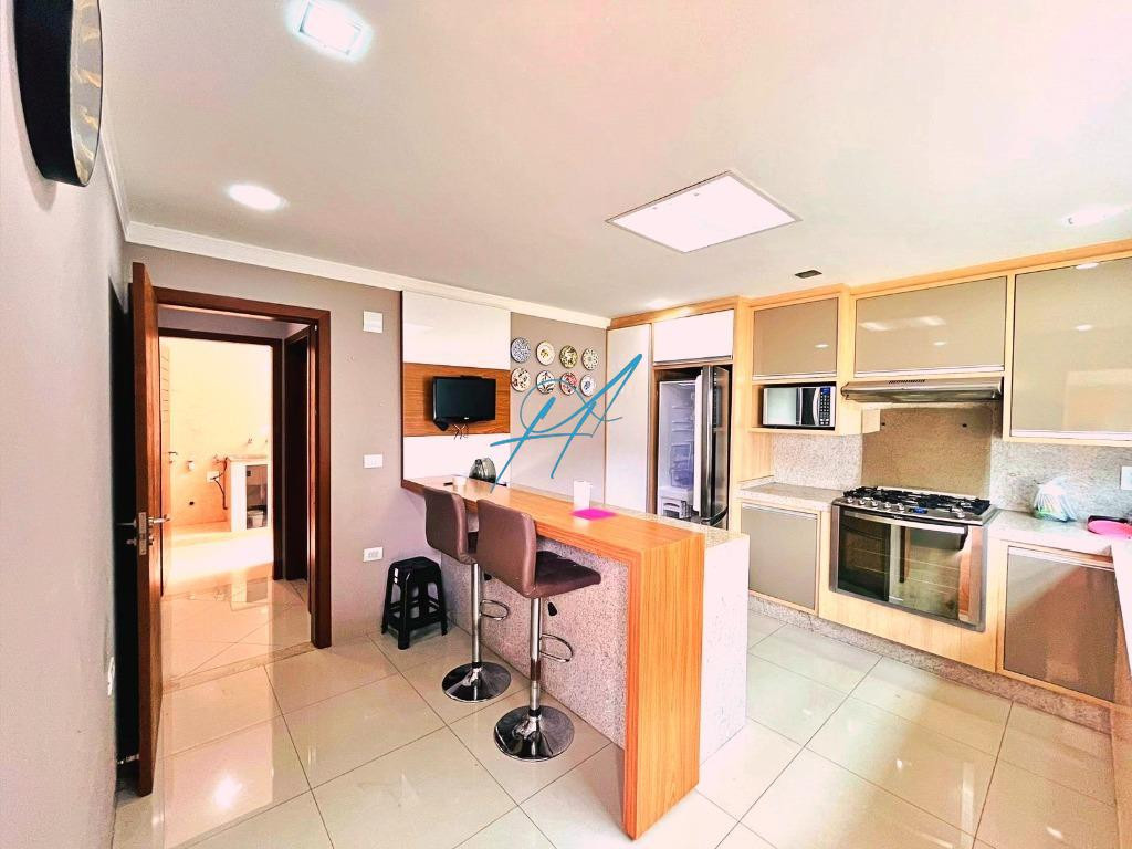 Casa à venda com 4 quartos, 210m² - Foto 8