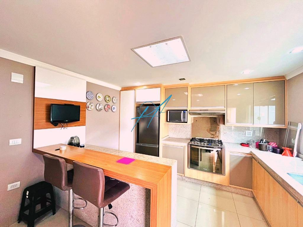 Casa à venda com 4 quartos, 210m² - Foto 9