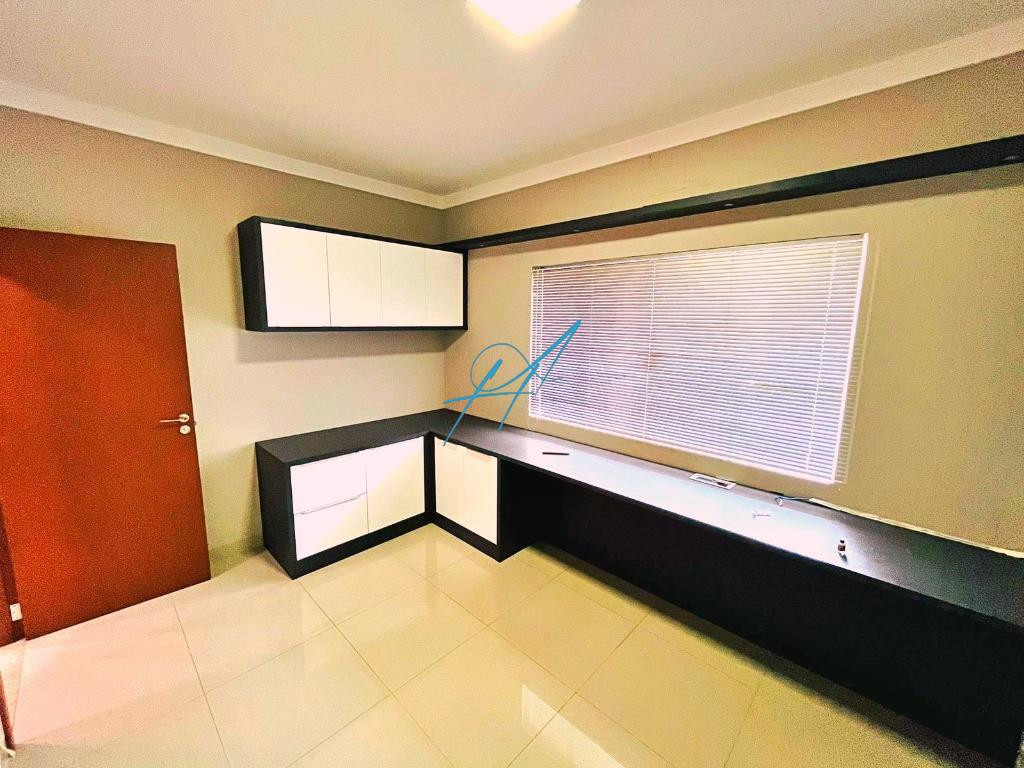 Casa à venda com 4 quartos, 210m² - Foto 17