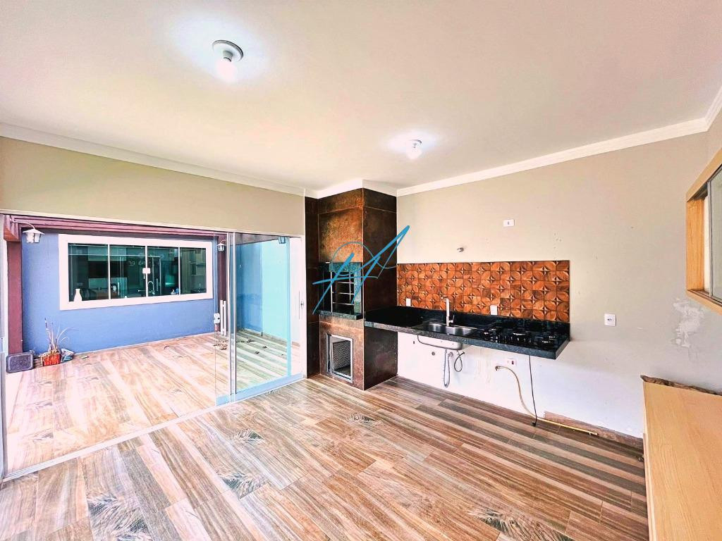 Casa à venda com 4 quartos, 210m² - Foto 18