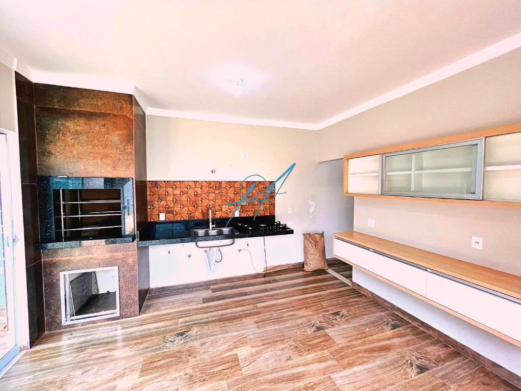 Casa à venda com 4 quartos, 210m² - Foto 19