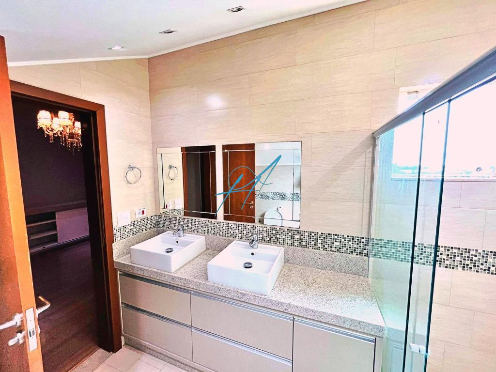 Casa à venda com 4 quartos, 210m² - Foto 29