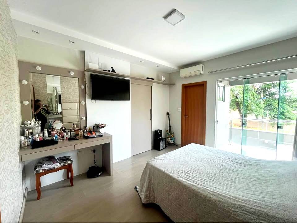 Casa à venda com 3 quartos, 213m² - Foto 8