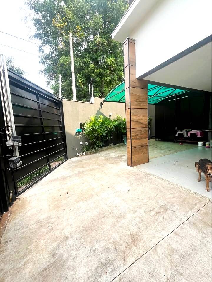 Casa à venda com 3 quartos, 213m² - Foto 2