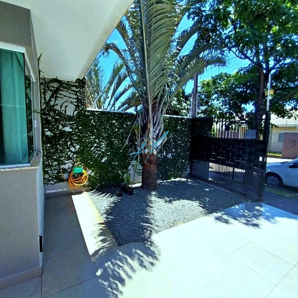 Casa à venda com 3 quartos, 70m² - Foto 1