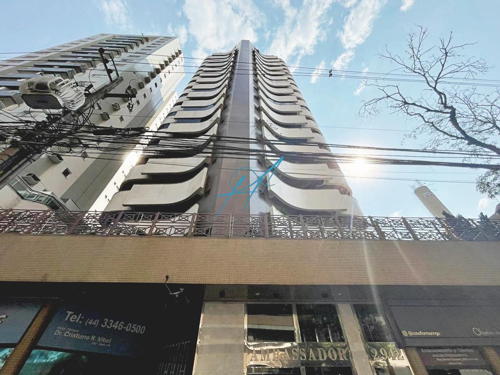 Apartamento à venda com 4 quartos, 219m² - Foto 2