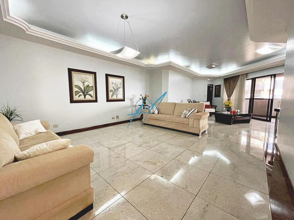 Apartamento à venda com 4 quartos, 219m² - Foto 1