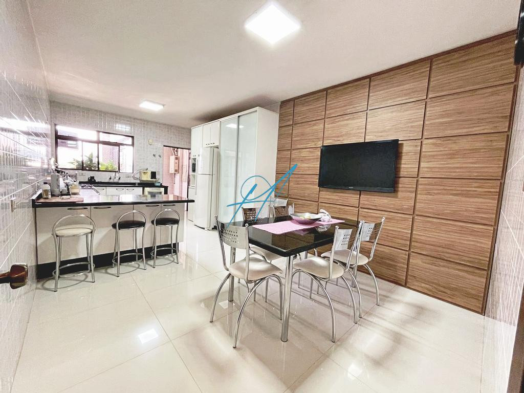Apartamento à venda com 4 quartos, 219m² - Foto 6