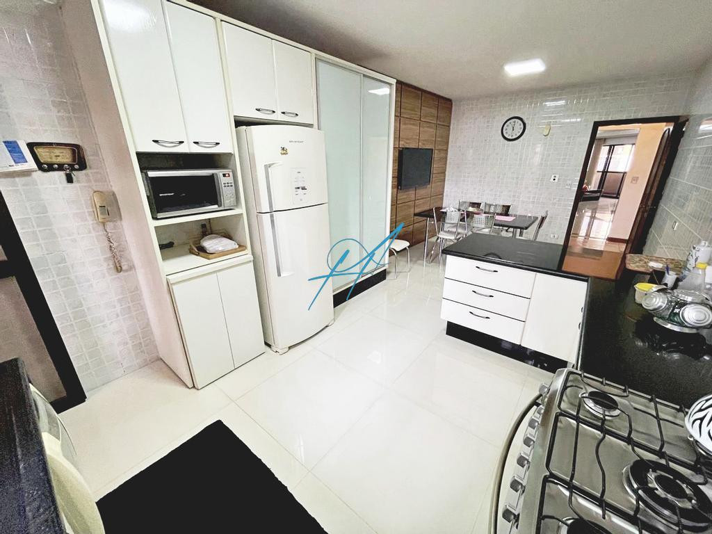 Apartamento à venda com 4 quartos, 219m² - Foto 8