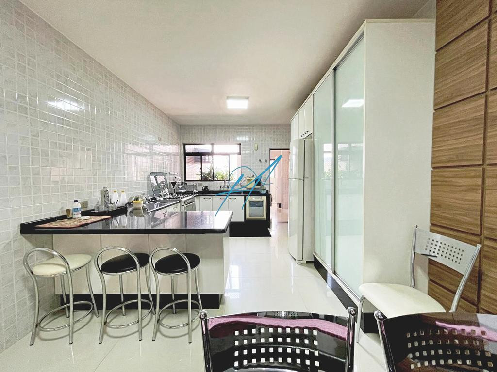 Apartamento à venda com 4 quartos, 219m² - Foto 9