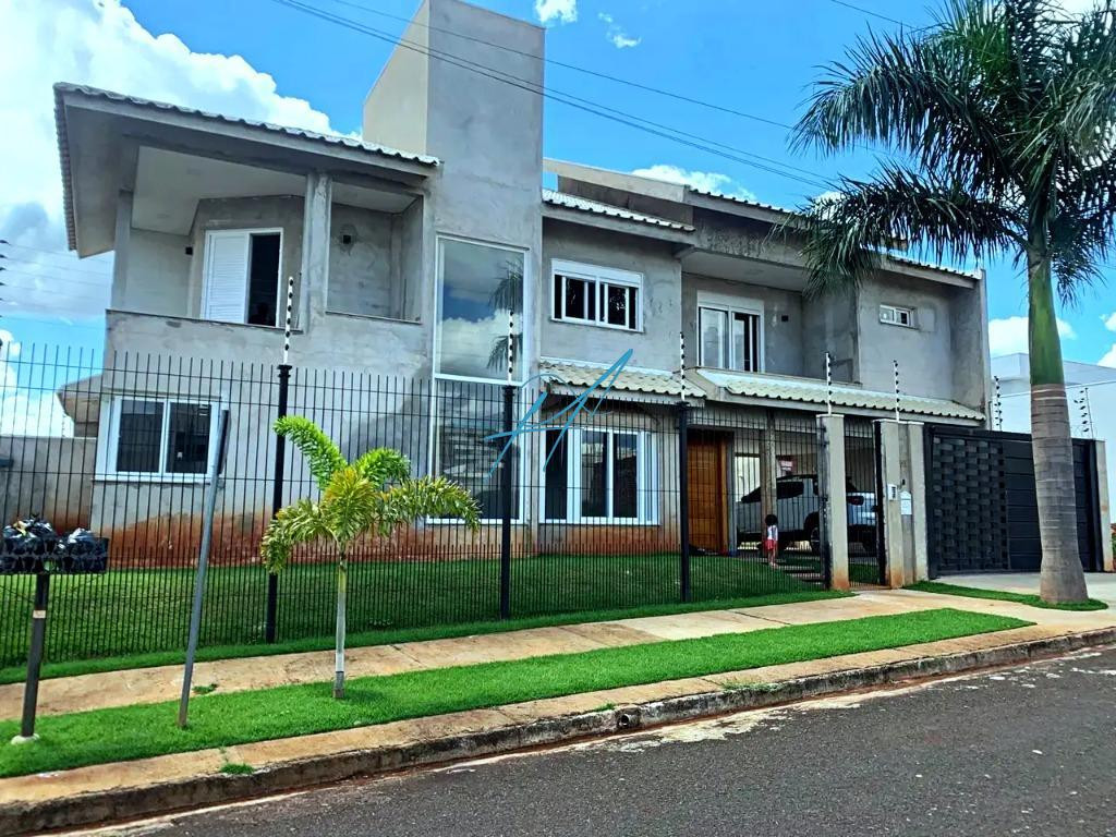 Sobrado à venda com 3 quartos, 263m² - Foto 1