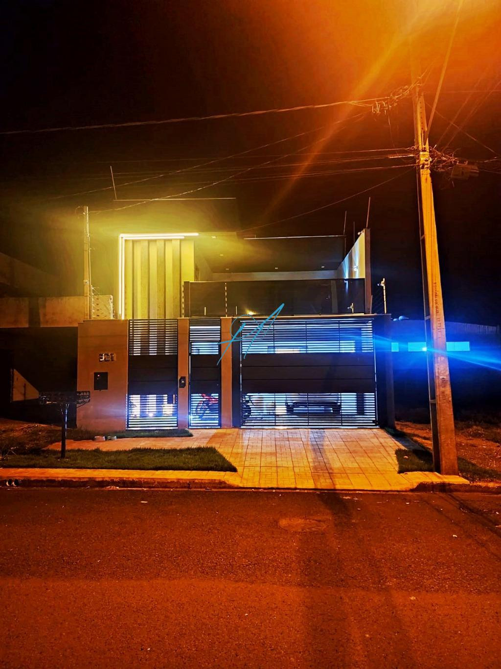 Casa à venda com 3 quartos, 240m² - Foto 2