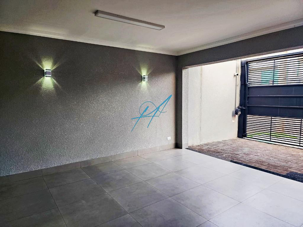 Casa à venda com 3 quartos, 240m² - Foto 4