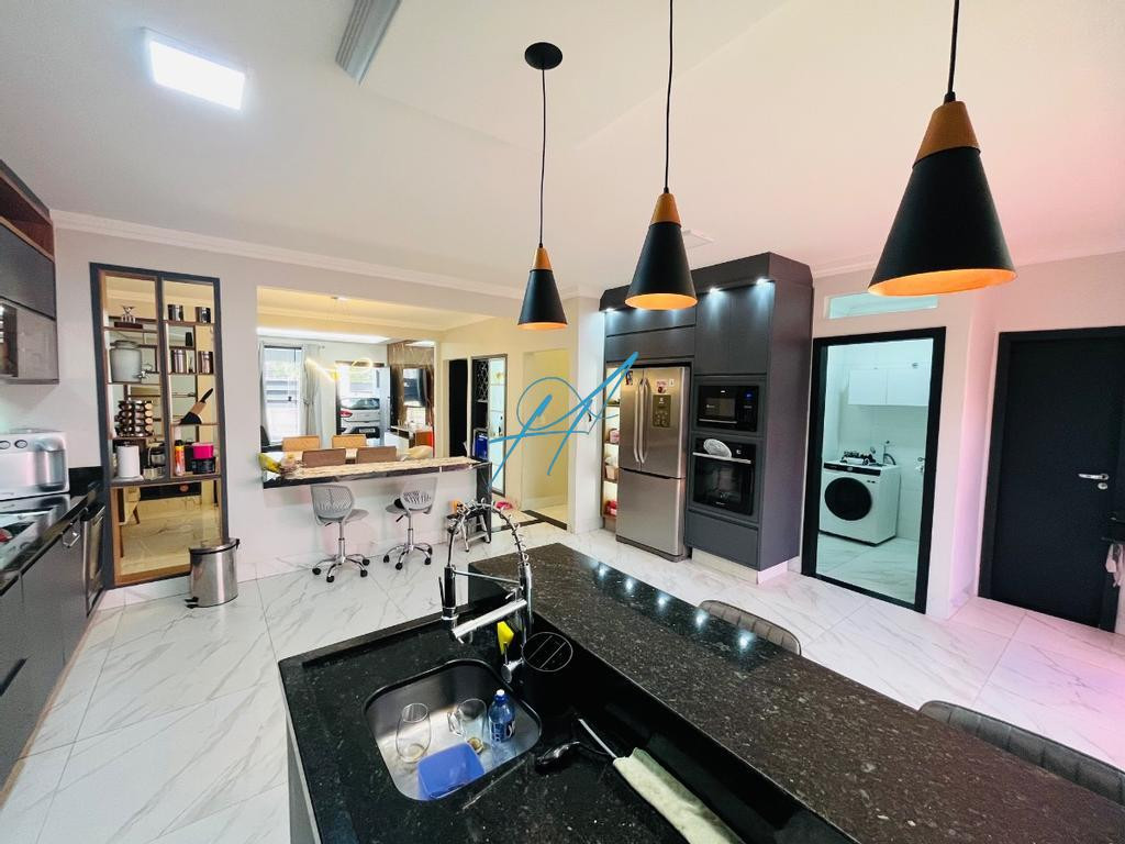 Casa à venda com 3 quartos, 240m² - Foto 13
