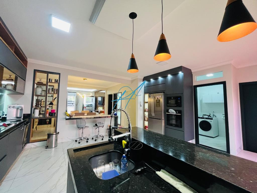 Casa à venda com 3 quartos, 240m² - Foto 19