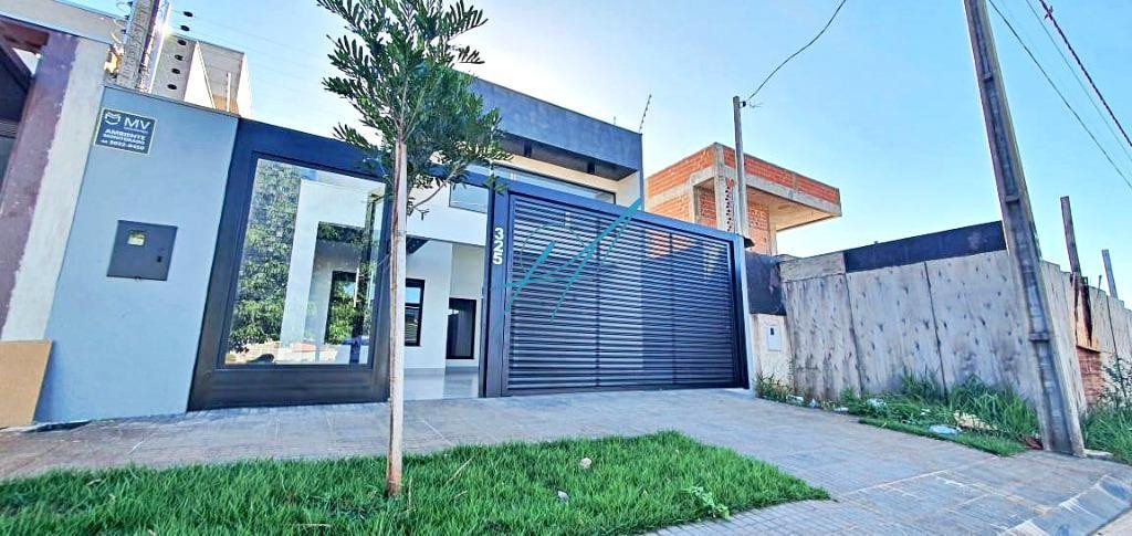 Casa à venda com 3 quartos, 138m² - Foto 1
