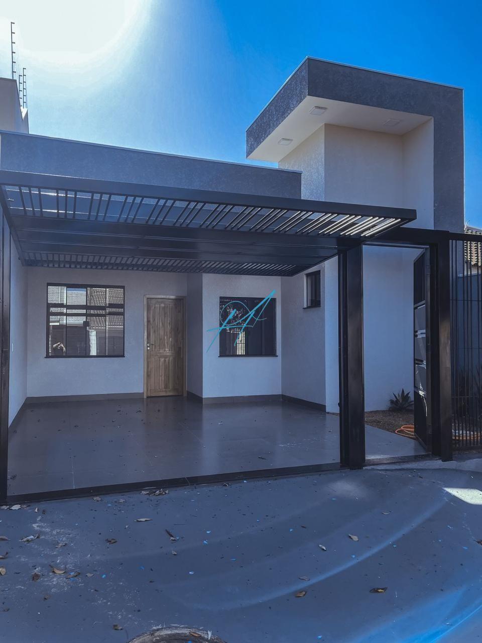 Casa à venda com 3 quartos, 96m² - Foto 1