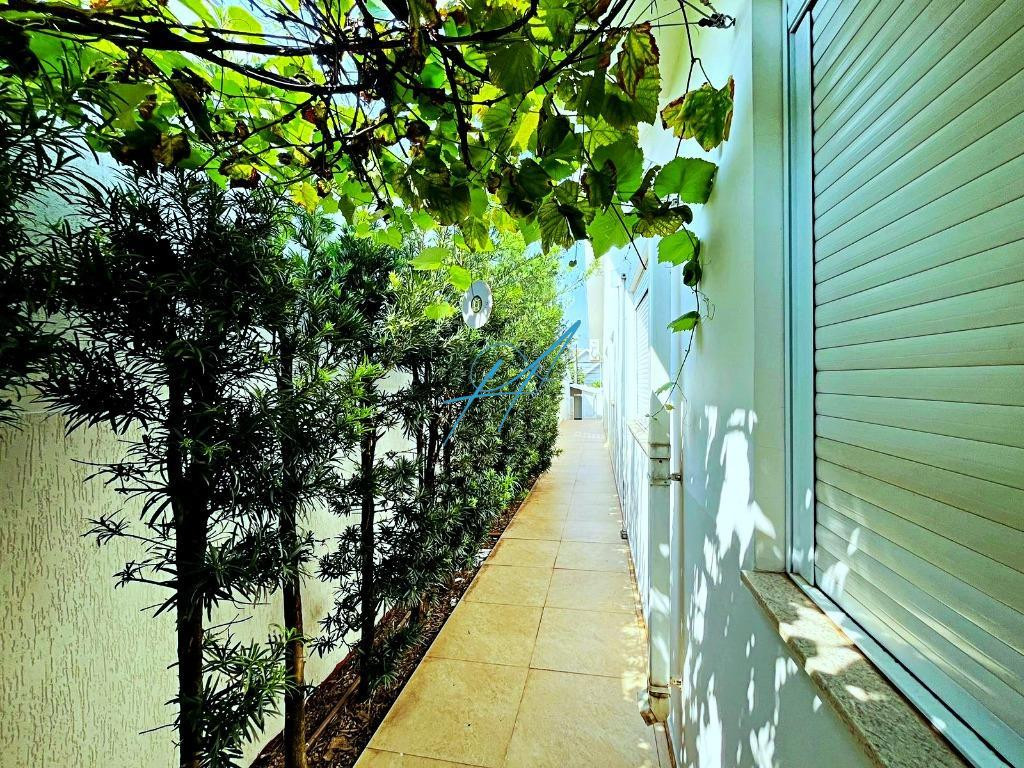 Casa à venda com 4 quartos, 327m² - Foto 12