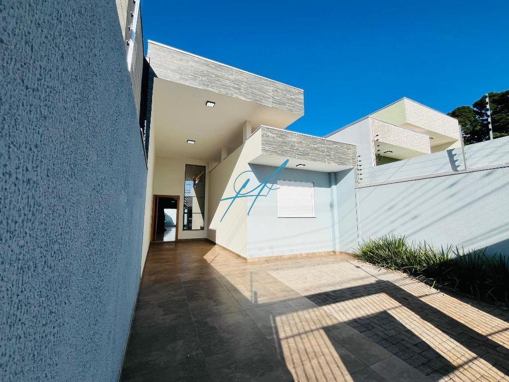 Casa à venda com 3 quartos, 135m² - Foto 1