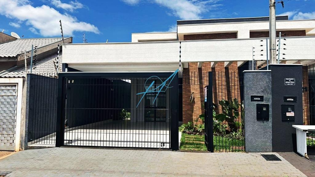 Casa à venda com 3 quartos, 140m² - Foto 1