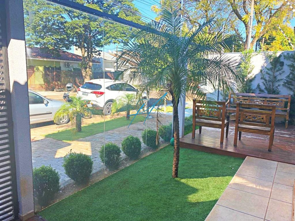 Casa à venda com 3 quartos, 280m² - Foto 2