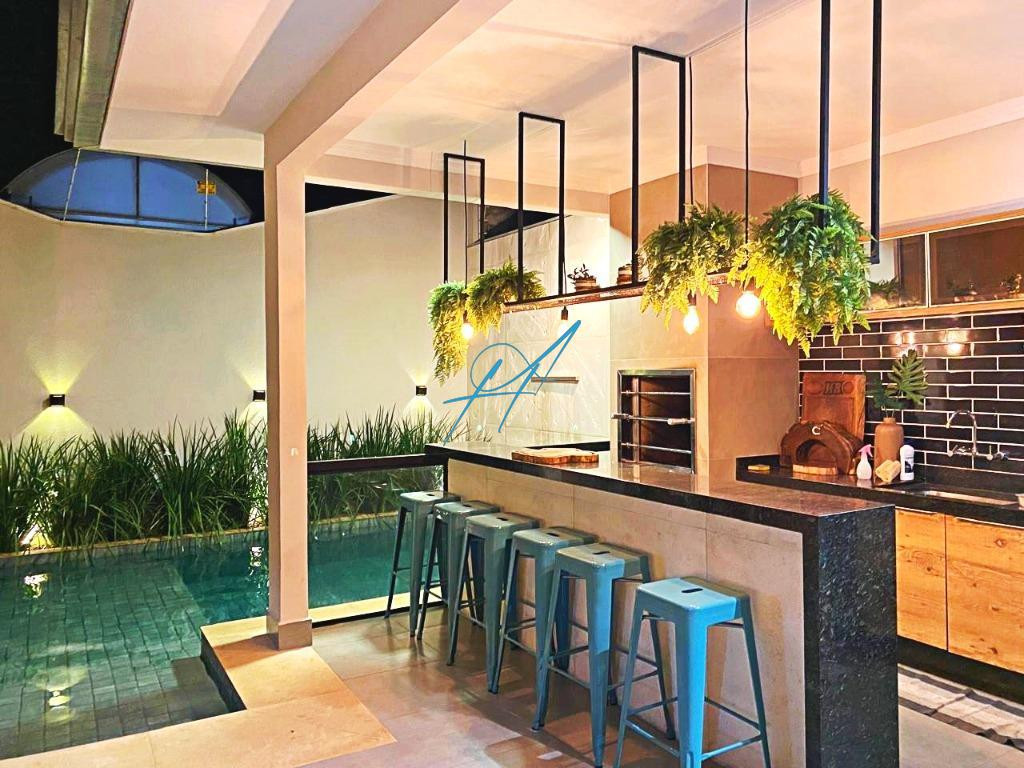 Casa à venda com 3 quartos, 280m² - Foto 4