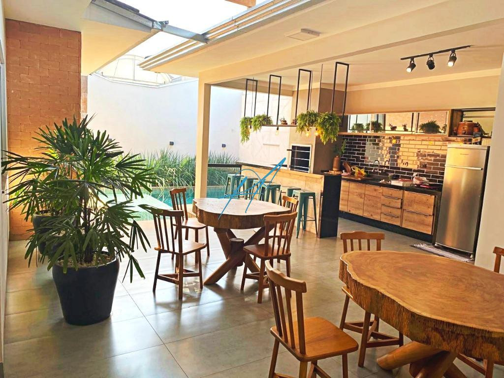 Casa à venda com 3 quartos, 280m² - Foto 5