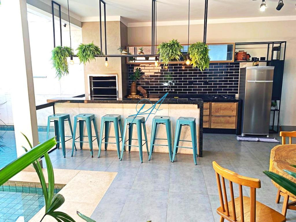 Casa à venda com 3 quartos, 280m² - Foto 9
