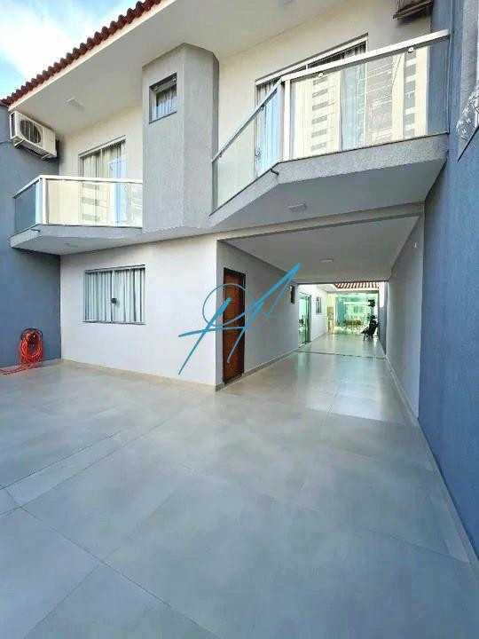 Casa à venda com 3 quartos, 193m² - Foto 1