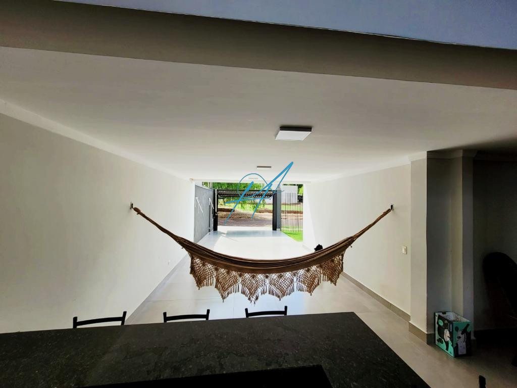 Casa à venda com 3 quartos, 234m² - Foto 3