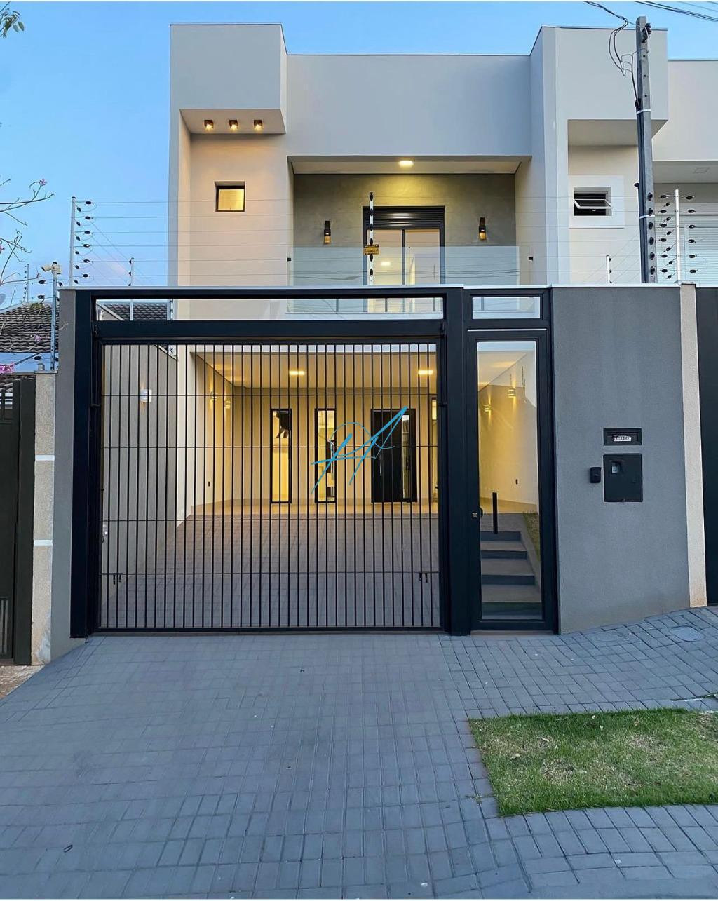 Sobrado à venda com 3 quartos, 230m² - Foto 1