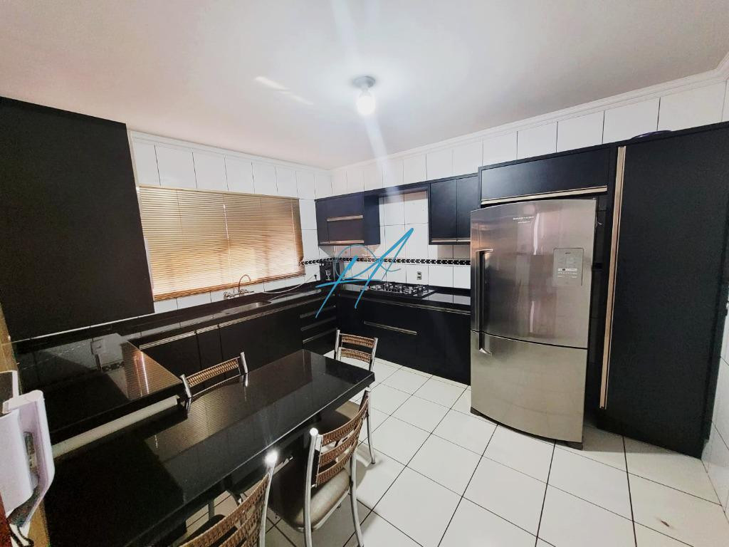 Casa à venda com 3 quartos, 234m² - Foto 10