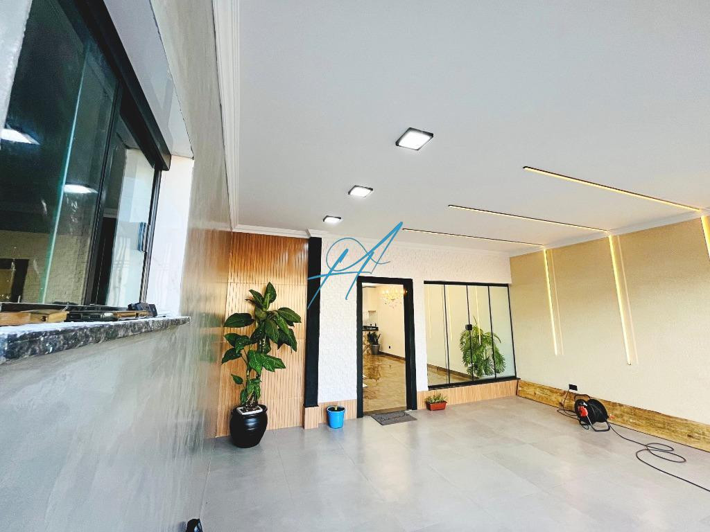 Casa à venda com 4 quartos, 245m² - Foto 4