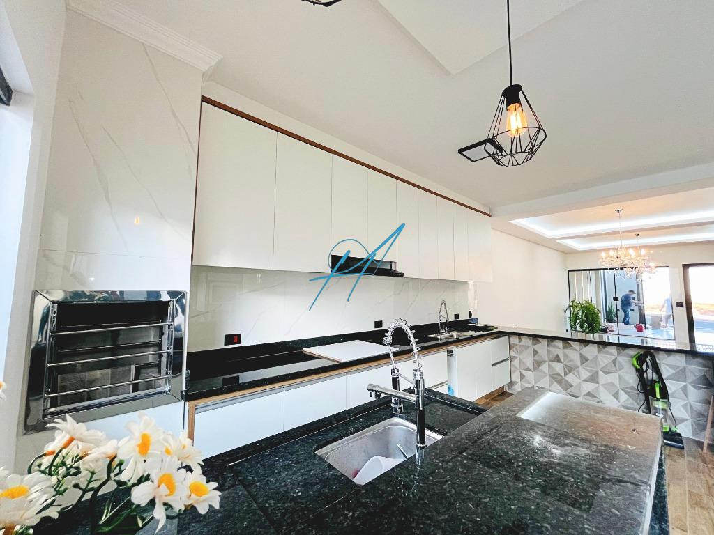 Casa à venda com 4 quartos, 245m² - Foto 16